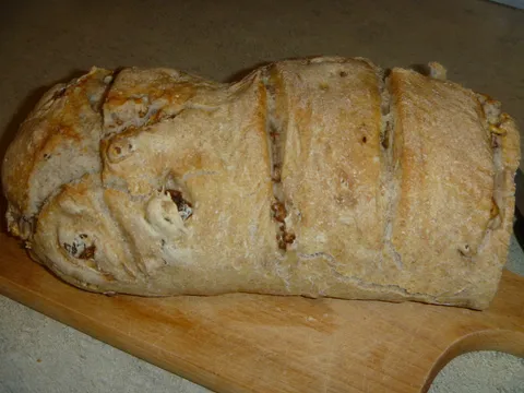 Walnut and Fig Loaf with Wheatmeal Flour