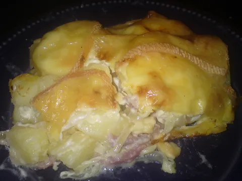 Krompir sa sirom i slaninom (Tartiflette, Francuski specijalitet:)
