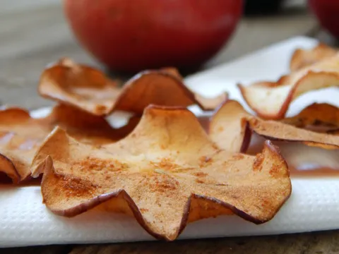 Pikantni čips od jabuka