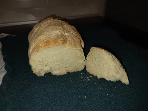 Domaći kruh od glatkog pšeničnog brašna