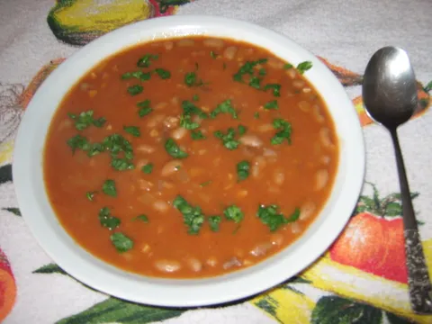 Pasulj u paradajz sosu