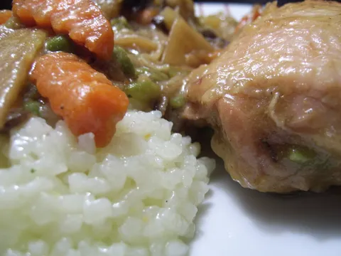 Azijska piletina s rižom