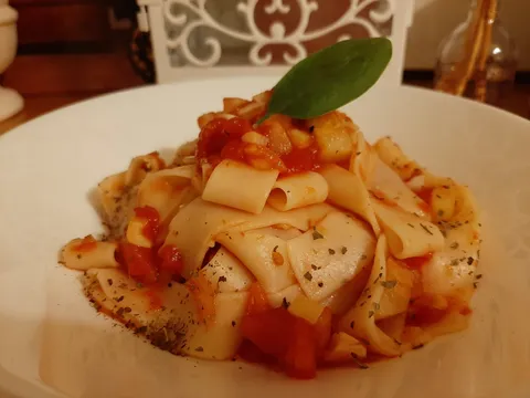 Durum tjestenina s umakom od rajčica (bez ulja)