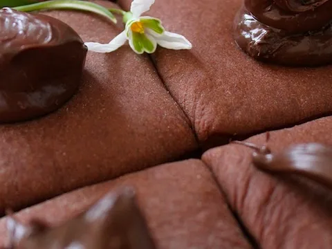 Cvetni pozdrav-cokoladne buhtle