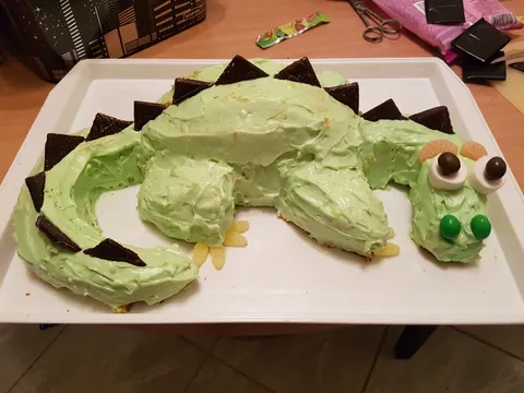 torta zmaj ili dinosaur