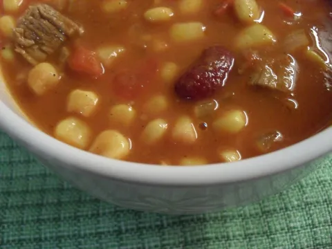 Pikantna juha od čilija i graha