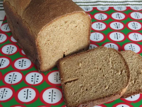 Kruh iz pekača - kombinacija glatkog, integralnog i raženog brašna