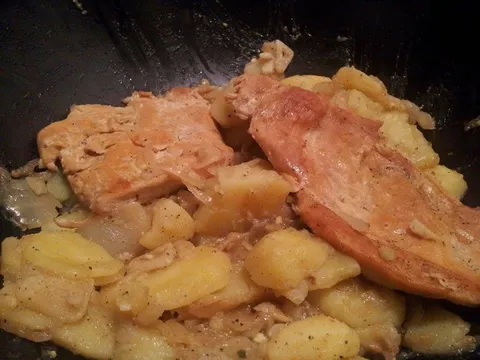 piletina sa krumpirom,lukom i češnjakom