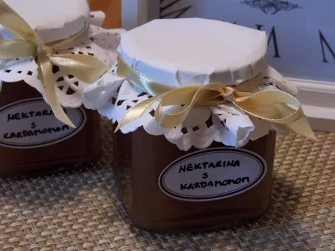Marmelada od nektarina s kardamomom