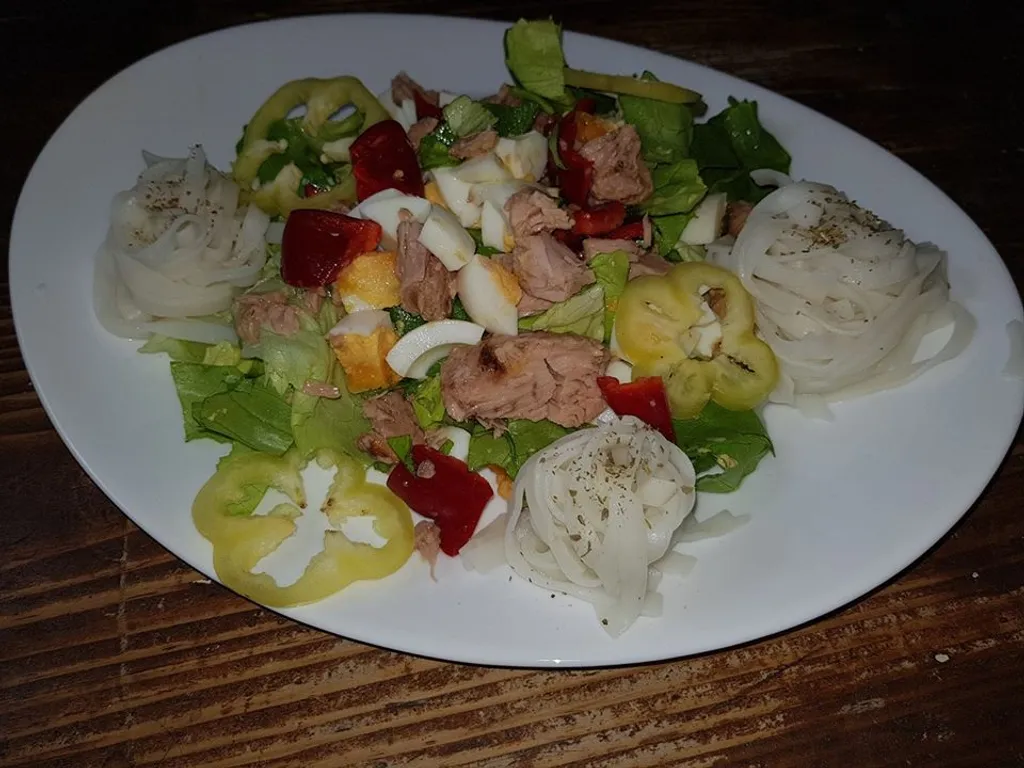 Salata sa tunjevinom