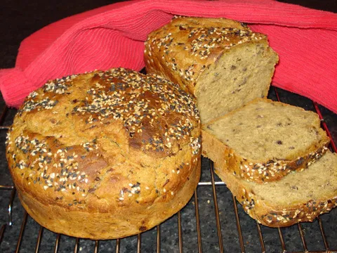 Kruh od integralnog brašna sa lukom