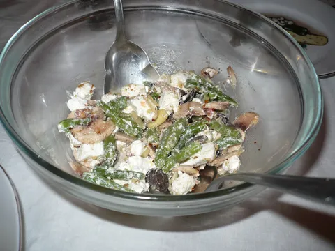 Salata od zelenih mahuna,gljiva i feta sira