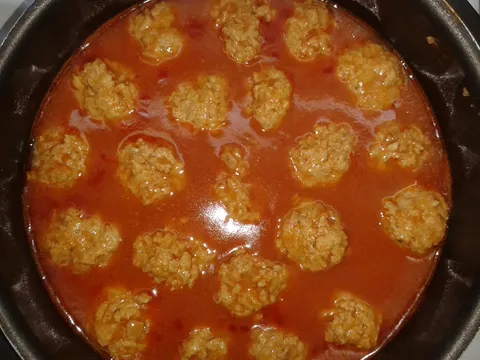 Mesne kuglice u paradajz sosu