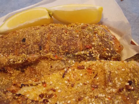przena riba sa prilogom od rize i sampinjona