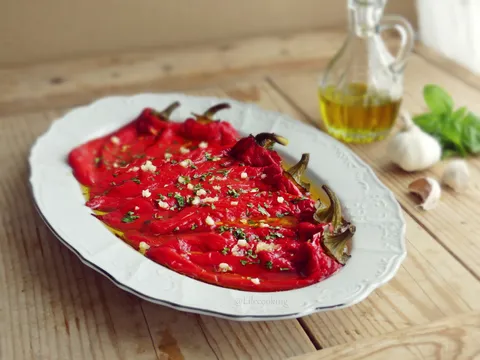 Salata od pečenih crvenih paprika
