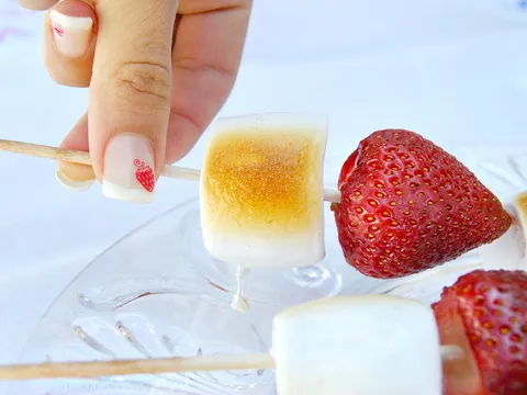 Grilovani Marshmallow&Strawberries