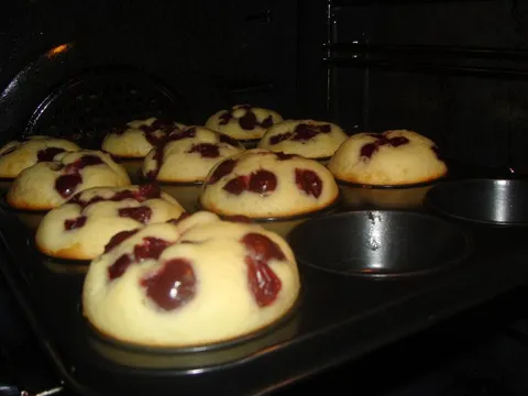 Muffini s voćem - s višnjama