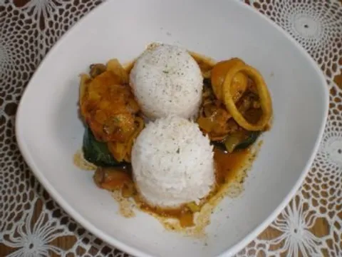 Morski Plodovi s curry-em i Riza