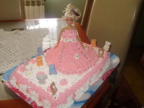 Barbi torta za rođendan moje male susjede Nele!!!