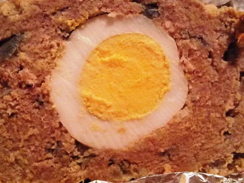 Rolat sa kuhanim jajima