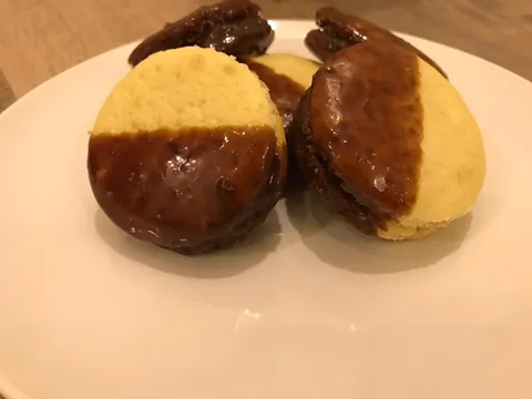 Orange chocolate sponge cookies