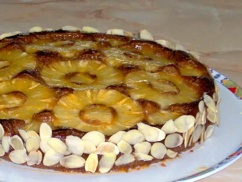 Čokoladni kolač sa ananasom