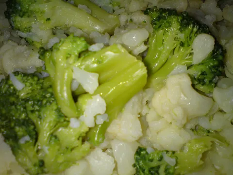 Kuvani brokoli i karfiol na pari:)