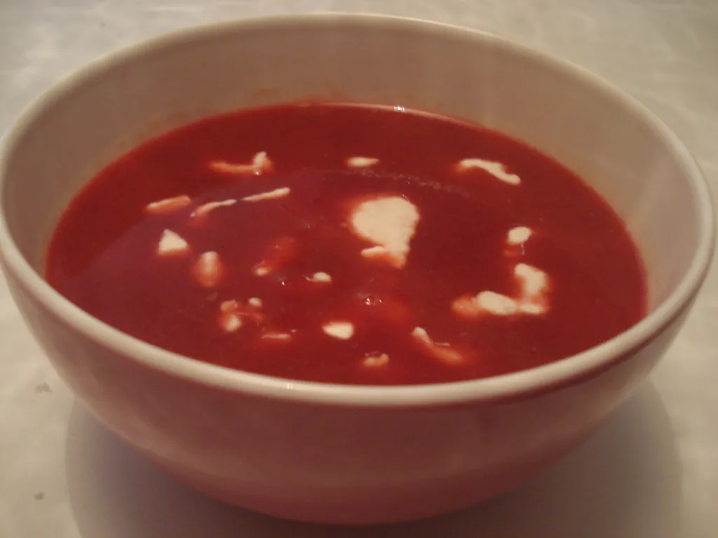 Crveno-ljuta juha