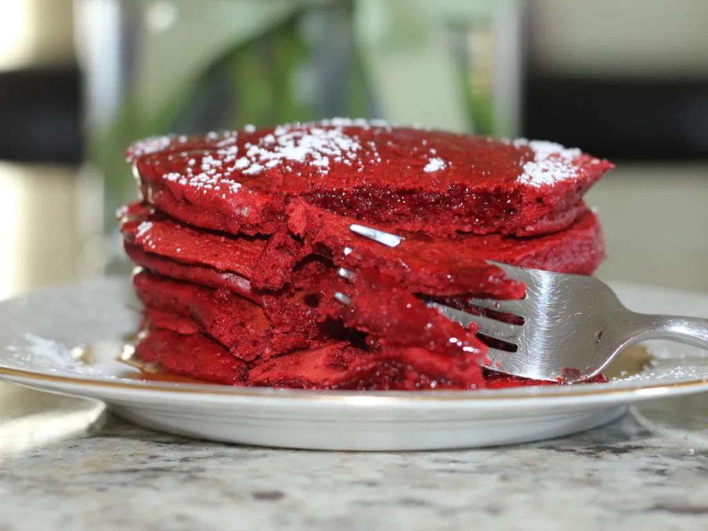 Red velvet (palacinke ) pancakes
