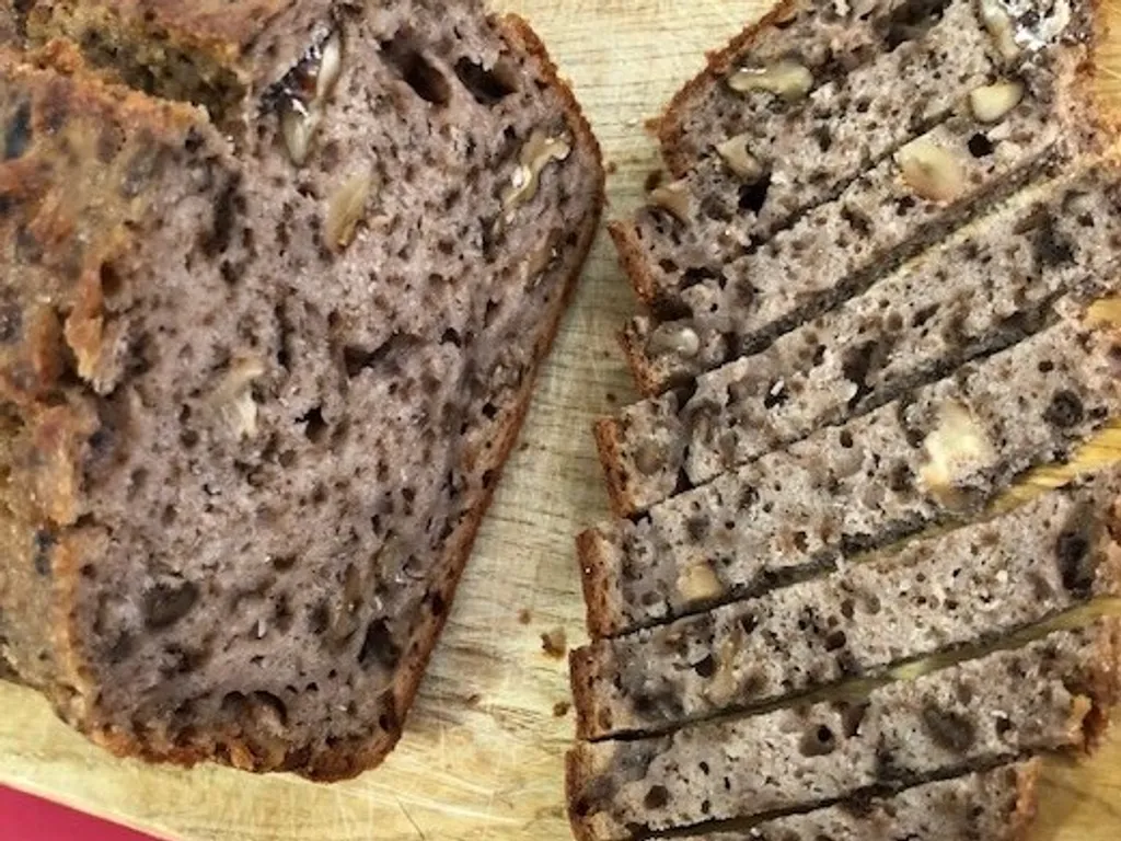 Kruh od 3 vrste brašna s orasima
