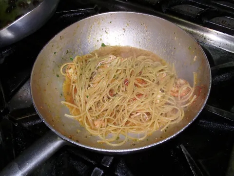 neservirani tek napravljeni spageti ala busara