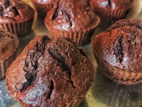 Ekstra čokoladni muffini s višnjama