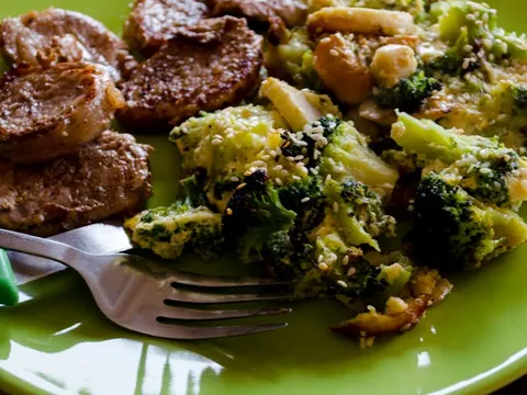 Kremaste pecurke i brokoli iz rerne  -olivera67  + lungic :)