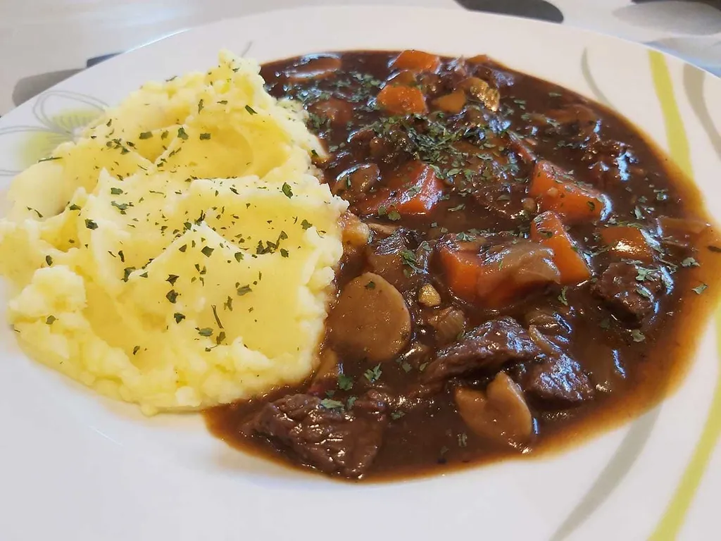 Irski gulaš (Irish stew)