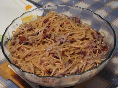 Špagete u krem sosu od pečuraka