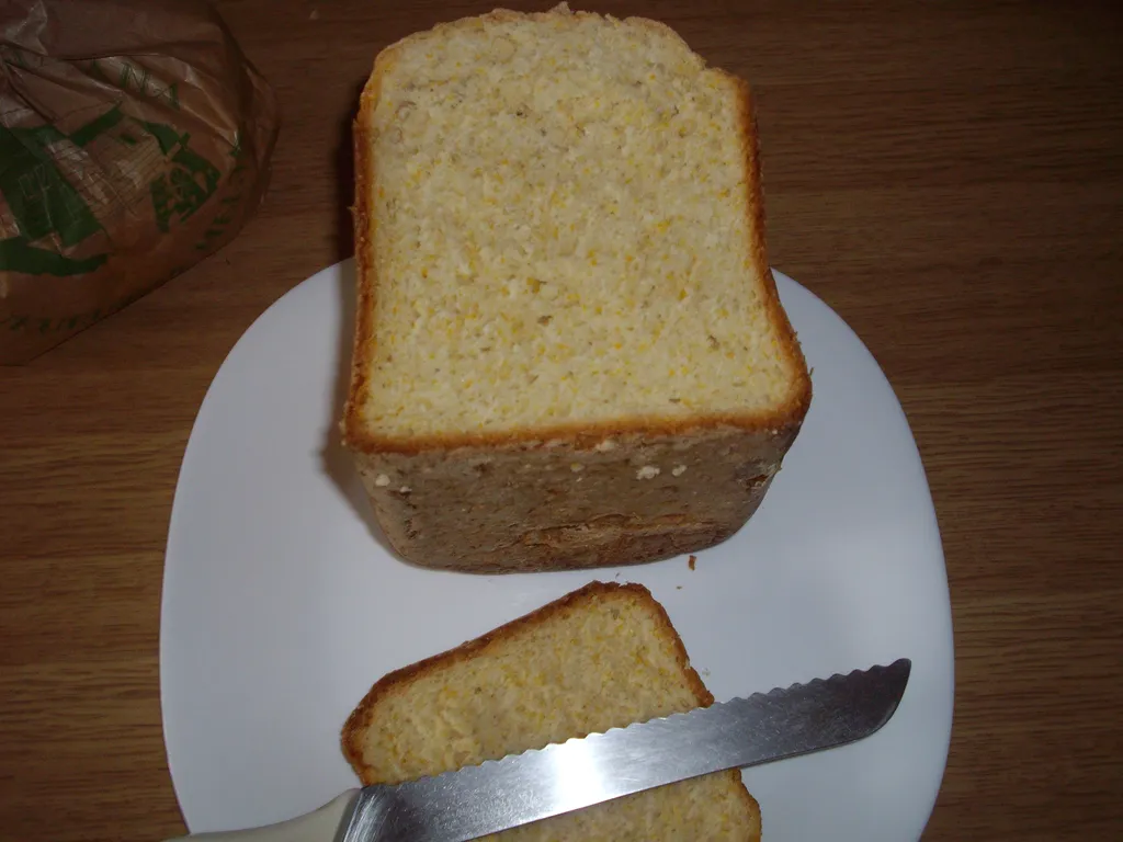 Kruh iz pekača s kukuruznim domaćim brašnom