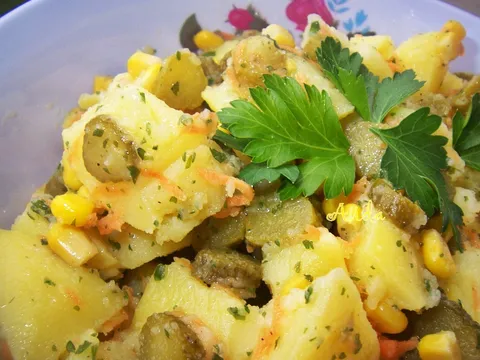 Aromaticna krompir salata