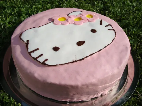 Hello kitty torta za prvi ročkas!!!