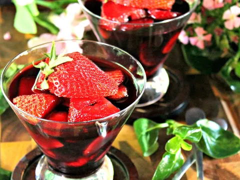 Strawberrys in wine...