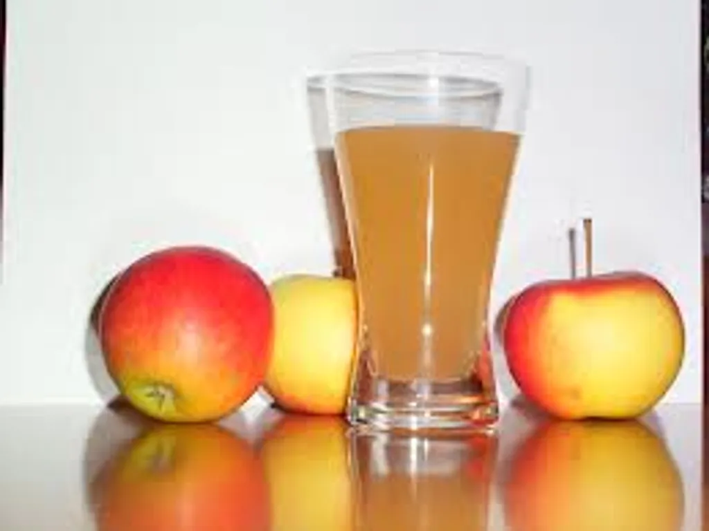 Domaci gusti sok od jabuke