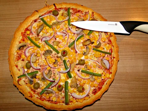 Pizza na tijestu za pitu