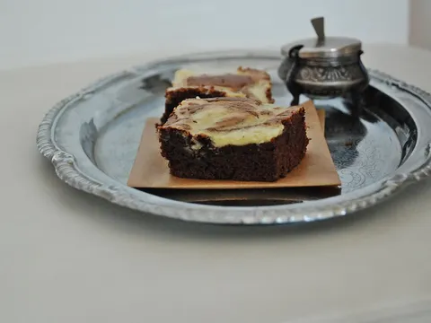 Cheesecake brownies by Girasole77