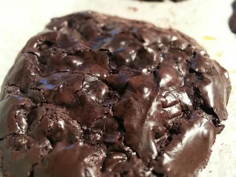 Chocolate meringue cookies