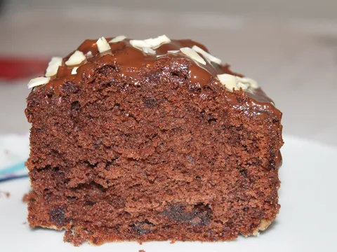 Sočni čokoladni kolač