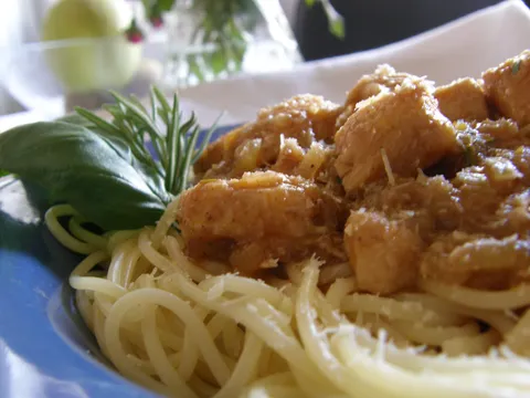 Mediteranska piletina sa špagetima