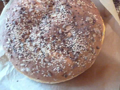Kruh iz starog lonca by Agoraphobia