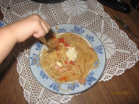Špageti sa mozzarellom za prste polizati