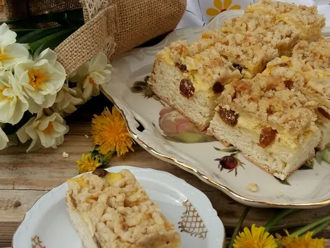 Čupavi kolač s nadjevom od sira