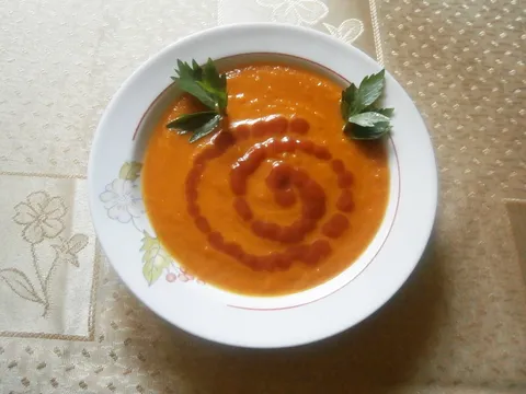 Gusta juha od mrkve sa kurkumom i đumbirom