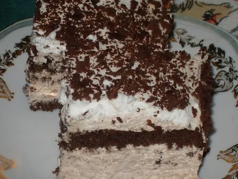 Penasta čokoladna torta